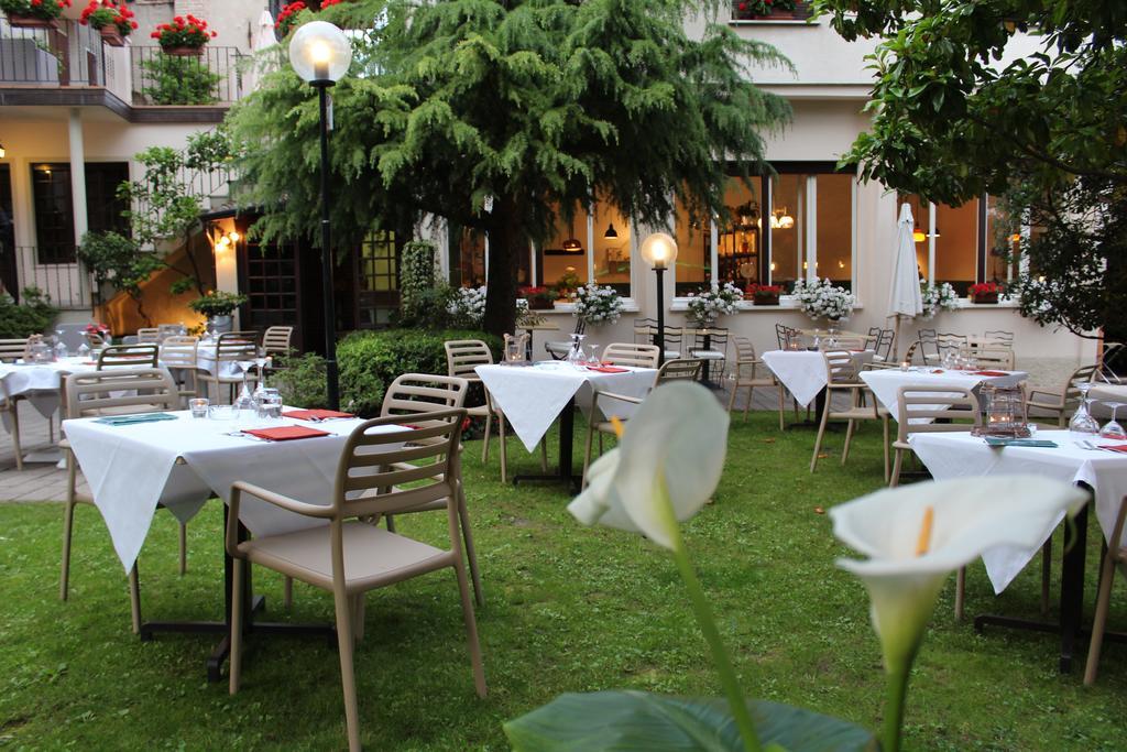 Albergo Locanda Cavallino Toscolano Maderno Exteriör bild